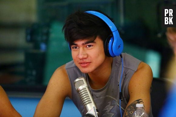 Integrante do 5 Seconds of Summer, Calum Hood tem imagem nu vazada