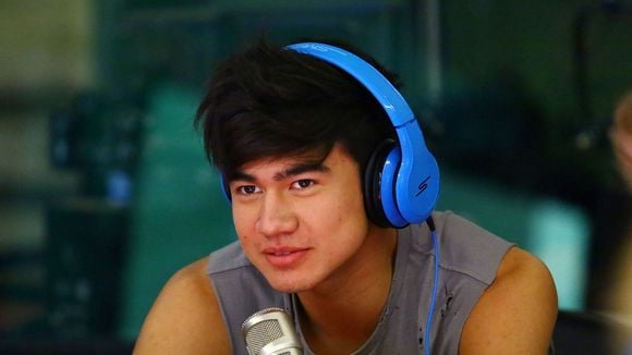 OMG! Calum Hood, do 5 Seconds of Summer, aparece nu e confirma foto