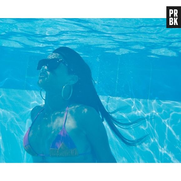 De acordo com o irmão de Rihanna, Rorrey, "ela acredita que existem ETs"