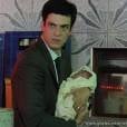 Félix (Mateus Solano) pagará por ter jogado Paulinha (Klara Castanho) em uma caçamba quando ela era um bebê em "Amor à Vida"