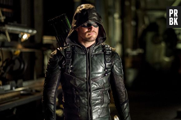 Oliver Queen (Stephen Amell) passa por momentos tensos em novo teaser da 7ª temporada de "Arrow"