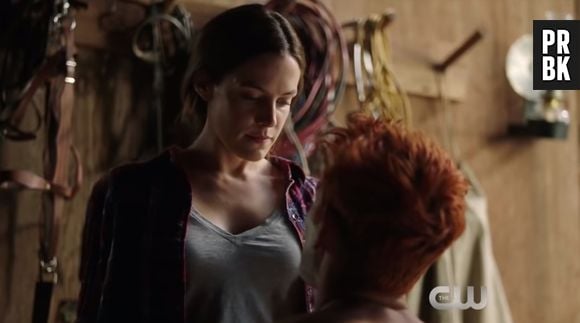 Em "Riverdale": Laurie Lake (Riley Keough) é a nova personagem da série e pode se interessar por Archie (KJ Apa)