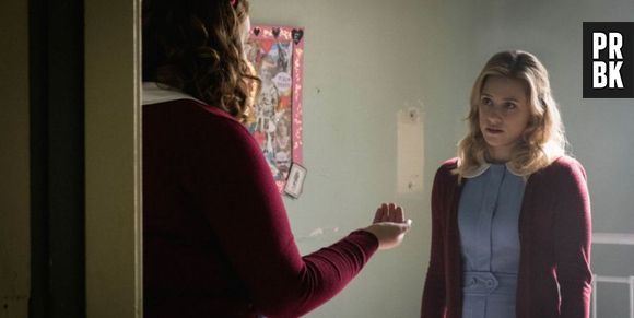 Betty (Lili Reinhart) decide se unir a Ethel (Shannon Purser) e consegue fugir de sanatório em "Riverdale"
