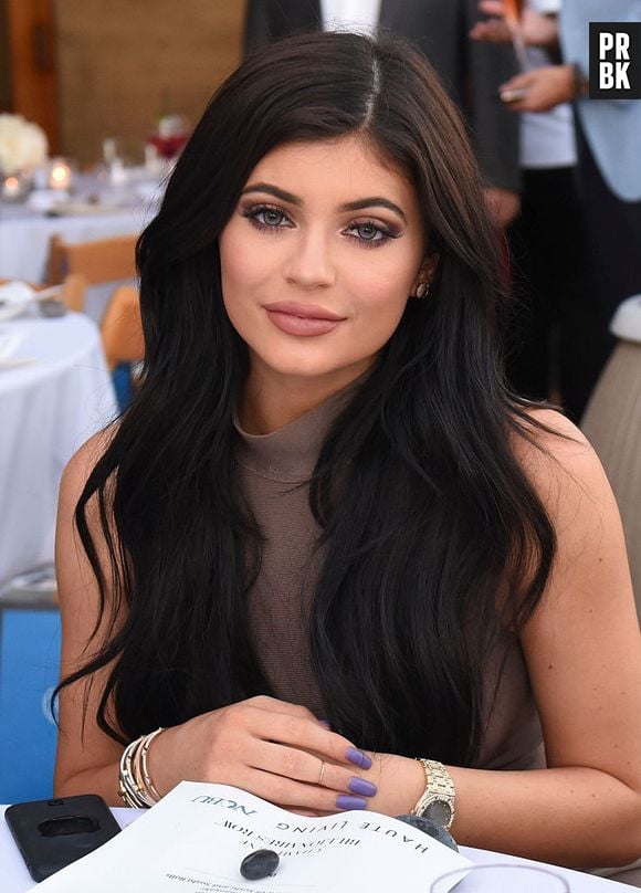 Kylie Jenner é superada por ovo na foto mais curtida do Instagram