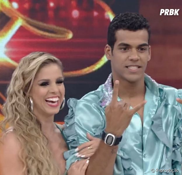Marcelo Mello Jr. começa na liderança da "Dança dos Famosos 2014"