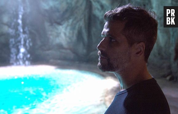 Em "O Sétimo Guardião", Gabriel (Bruno Galiasso) faz proposta irrecusável para Ramiro (Ailton Graça)