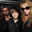 Ringo Starr participando da foto de Kesha e Justin Bieber