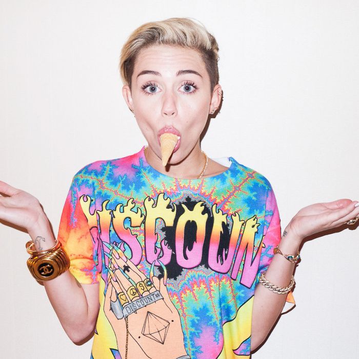  Miley Cyrus mostrou que &amp;eacute; uma &amp;oacute;tima amiga ao aconselhar Ariana Grande, ap&amp;oacute;s cr&amp;iacute;ticas e rumores 