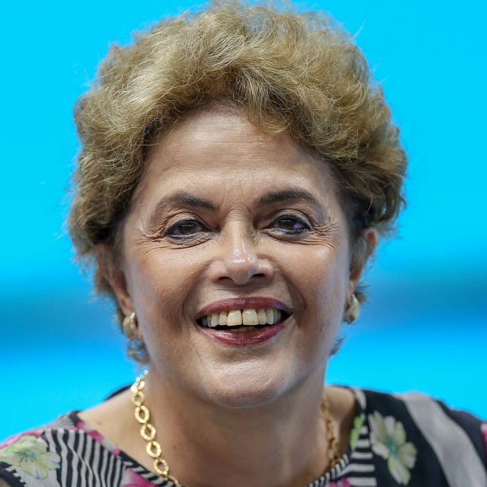 Após prisão de Michel Temer, internet recupera fotos de Dilma Roussef e produz vários memes