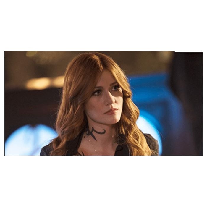 Tudo indica que Clary (Katherine McNamara) vai se sacrificar no final de &quot;Shadowhunters!