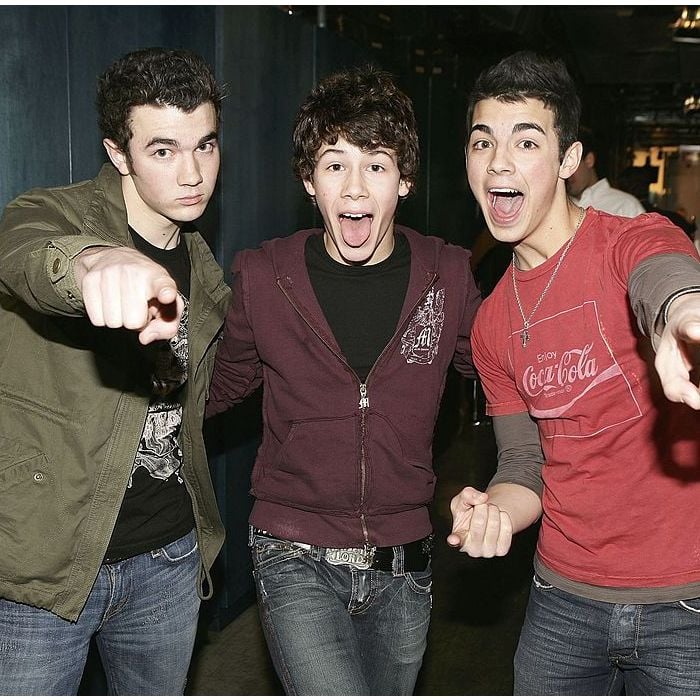 Jonas Brothers prometem que o documentário &quot;Chasing Happiness&quot; terá cenas inéditas do inicio da carreira até se tornarem sucesso mundial