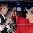 Justin Bieber e Ed Sheeran mostram trechos do clipe de "I Don't Care"