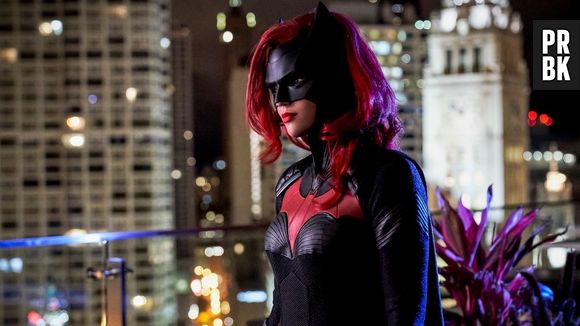A novata "Batwoman" vai estar presente em "Crise nas Infinitas Terras" próximo crossover da DC