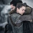 História de Arya Stark (Maisie Williams) ficou cheia de pontas em "Game of Thrones"