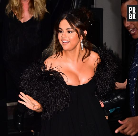 Selena Gomez já tinha avisado que seu novo álbum está pronto