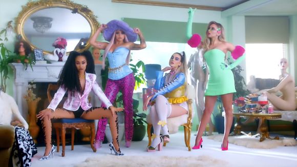 O Little Mix mudou o conceito de brincar de boneca no clipe de "Bounce Back"