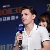 Tom Holland relembra batalha de Lip Sync, de 2017, durante evento de "Homem-Aranha: Longe de Casa"