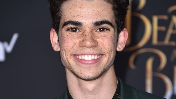 Disney toma decisão importante sobre "Descendentes" após a morte de Cameron Boyce