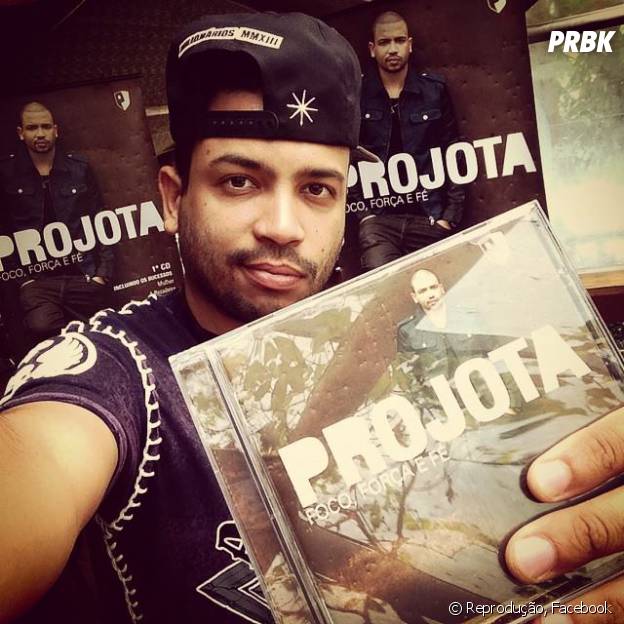 Projota apresenta a capa de seu novo CD para os fãs no Facebook