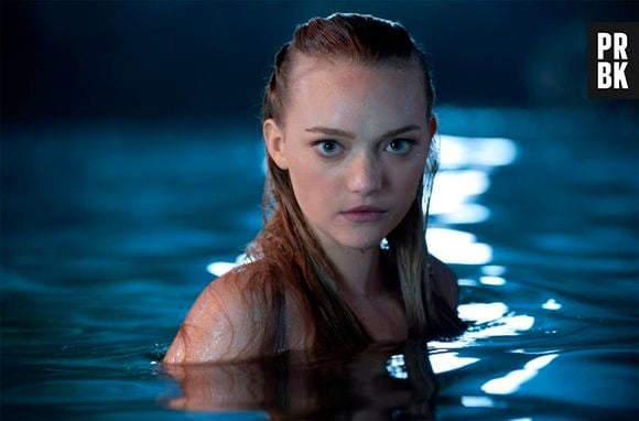 A modelo australiana Gemma Ward já atuou em filmes como "Os Estranhos" (2008) e "O Grande Gatsby" (2013). Além disso, a gata é conhecida por interpretar uma sereia em "Piratas do Caribe: Navegando em Águas Misteriosas" (2011)