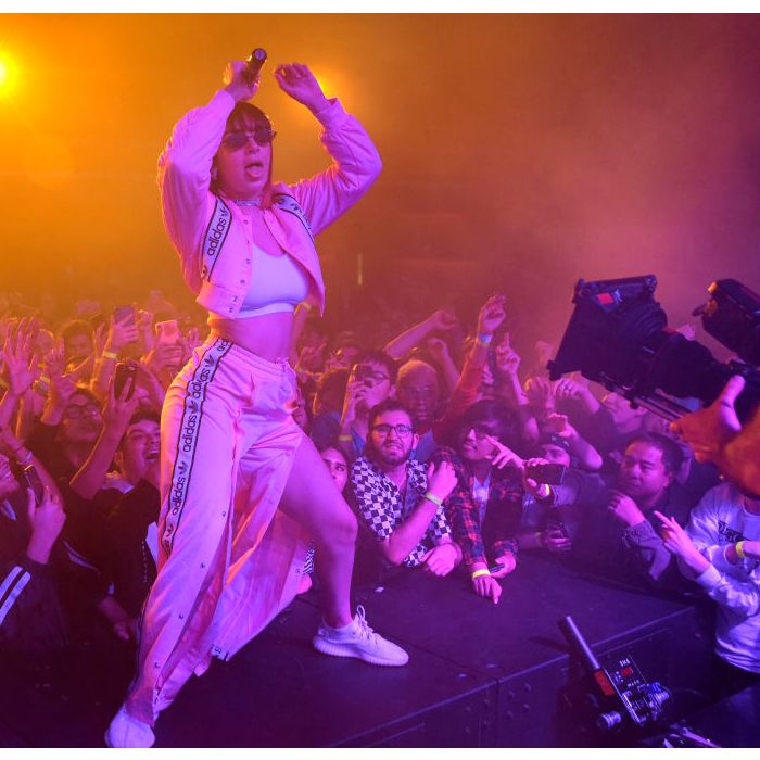 Charli XCX no Lollapalooza 2020: jornal revela que cantora está confirmada no festival