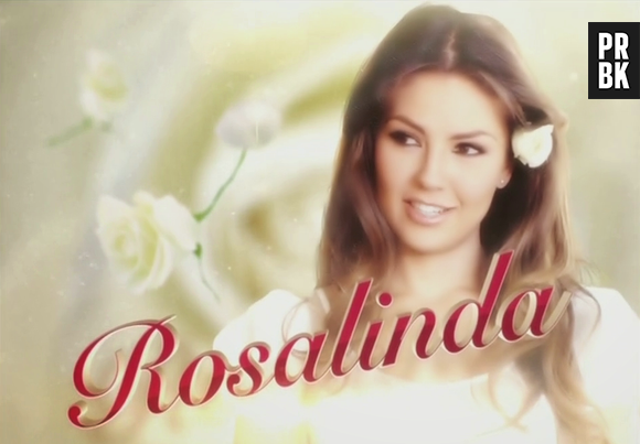 Thalia seguiu cantando a abertura de "Rosalinda", um de seus maiores sucessos