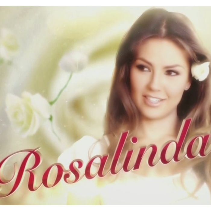 Thalia seguiu cantando a abertura de &quot;Rosalinda&quot;, um de seus maiores sucessos