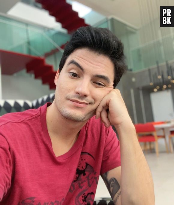 Felipe Neto é pura sensatez em seus posicionamentos e mensagens