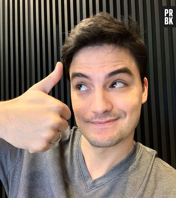 Felipe Neto deixa claro que dinheiro não é sinônimo de felicidade