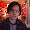 "Riverdale": fã levanta teoria que tudo que acontece na cidade é invenção de Jughead (Cole Sprouse)!
