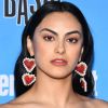 Camila Mendes teve que aprender a se maquiar após entrar em "Riverdale"
