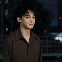 Kim Jongdae, o Chen do EXO, anuncia que vai se casar e site afirma que sua noiva está grávida