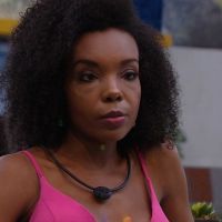 Fome não é entretenimento: Thelma acorda chorando de fome no "BBB20" e público fica revoltado