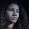 "Euphoria": Zendaya aparece lendo roteiro da 2ª temporada em foto