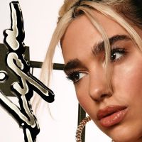 Dua Lipa divulga capa e data de lançamento de "Break My Heart", seu mais novo single
