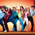 Zac Efron participa de reunião de "High School Musical", mas não canta com o elenco
  