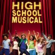 Elenco de "High School Musical" se reúne nesta quinta (16) e canta para os fãs em quarentena
  