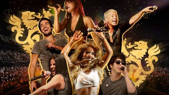 Qual música nunca cantada pelo RBD em um show merece uma performance no "Live Experience"?