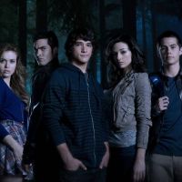 O elenco de "Teen Wolf" vai se reunir virtualmente para comemorar os nove anos da série! Saiba mais