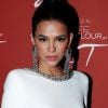 Bruna Marquezine aparece com o cabelo ondulado no Instagram