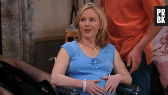 Rachael Harris apareceu em "Friends" no penúltimo episódio da 8ª temporada