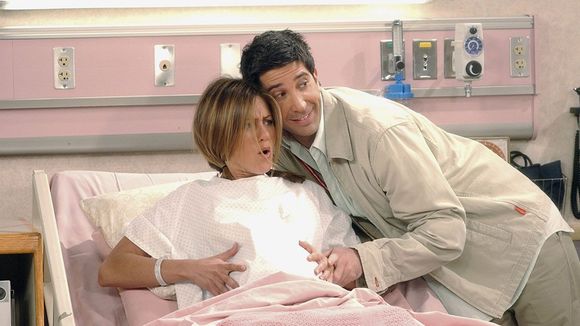 Você sabia que "Lucifer" e "Friends" têm uma pessoa em comum no elenco?