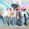 BTS lançou recentemente a música "Dynamite" e estreou em 1º lugar no Hot 100 da Billboard