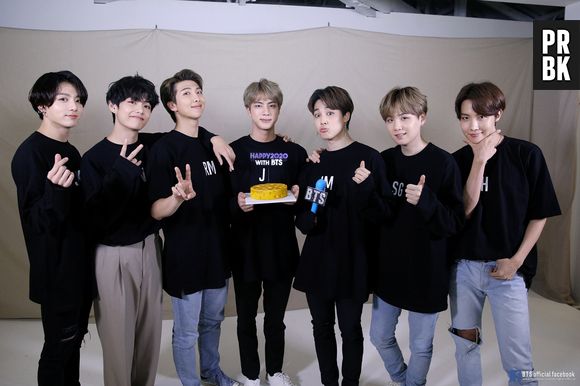 BTS conquistou seu primeiro lugar na Billboard Hot 100, a principal parada musical do mundo, com o single "Dynamite", que é todo em inglês