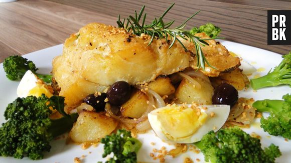 O clássico Bacalhau assado com batatas não pode faltar no Natal