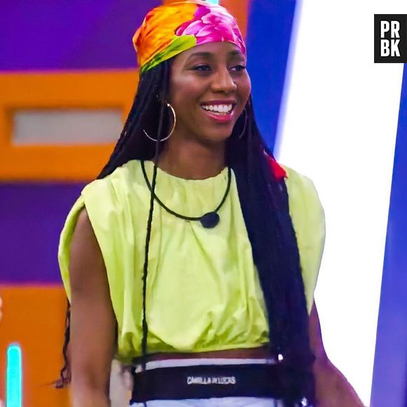 "BBB21": a influencer Camilla de Lucas também investe em acessórios para completar seus looks