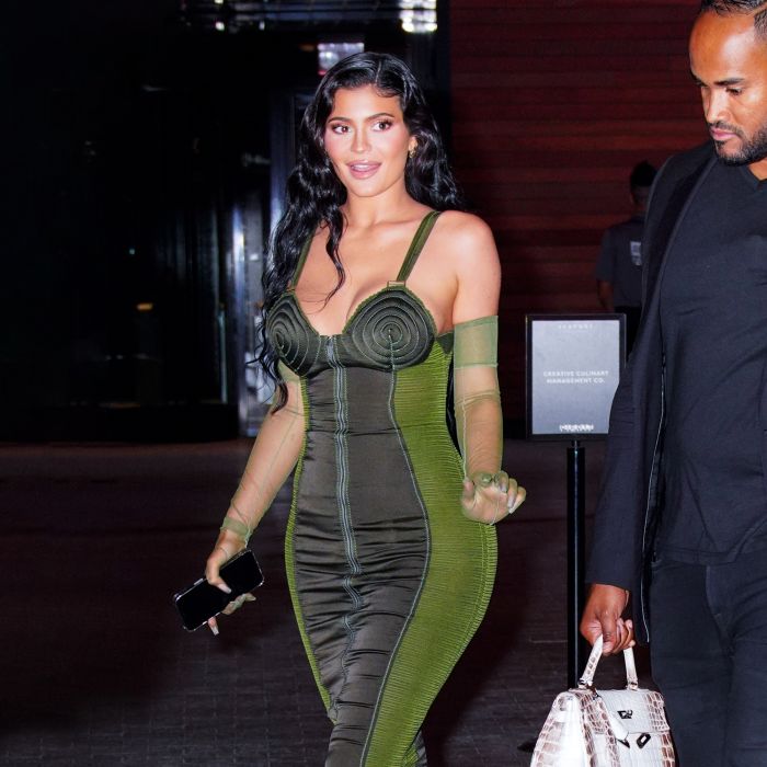 Kylie Jenner chamou atenção por beleza em evento com Travis Scott