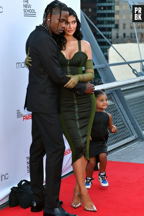 Travis Scott é prestigiado por Kylie Jenner em premiação nos Estados Unidos