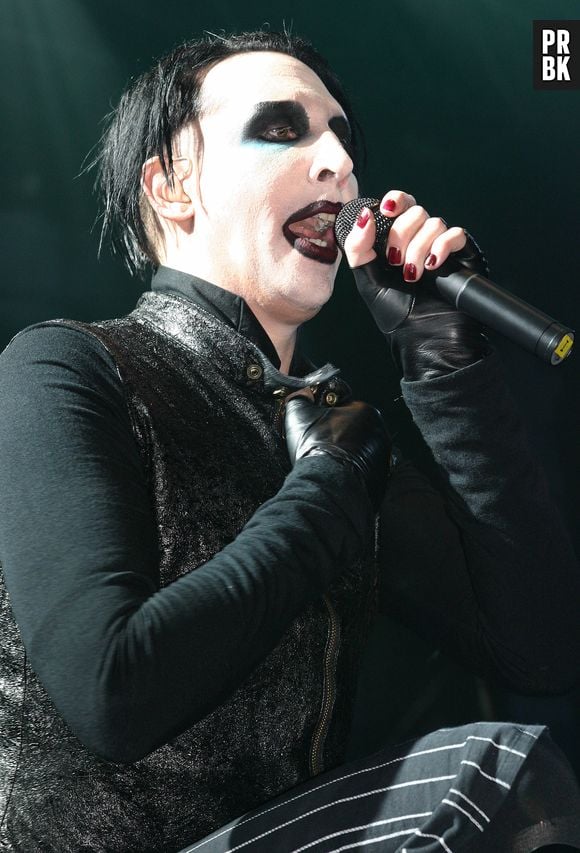 Marlyn Manson é acusado de agressão sexual por mais de uma dúzia de mulheres