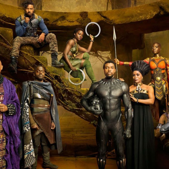 T&#039;Challa, Ramonda e Shuri são a atual família real de Wakanda em &quot;Pantera Negra&quot;.